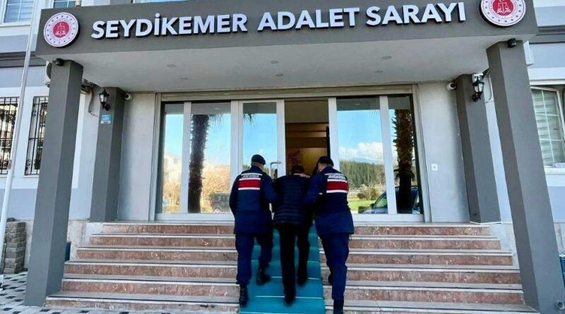 Muğla'da 8 Suçtan Aranan S.C. Şahıs Seydikemer'de Yakalandı 1