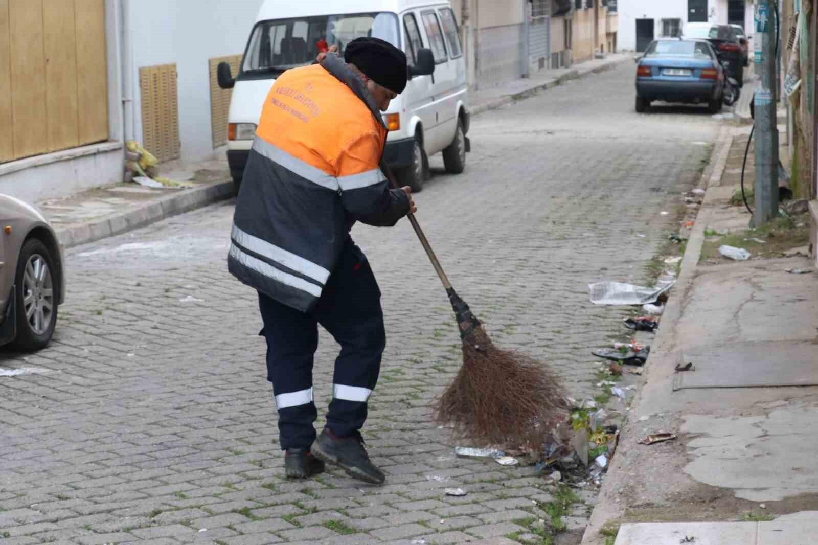 Nazilli Belediyesi, Cumhuriyet Mahallesi’nde Kapsamlı Temizlik Çalışması Gerçekleştirdi