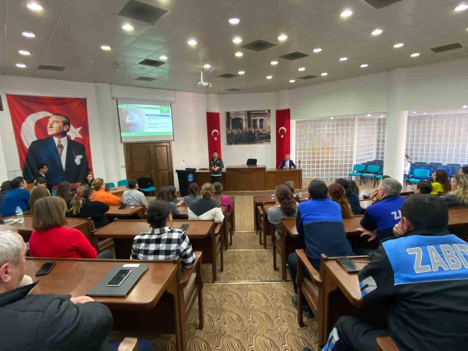 Nazilli Belediyesi, “En İyi Narkotik Polisi Anne” Semineri ile Bağımlılıkla Mücadeleye İlk Adımı Attı