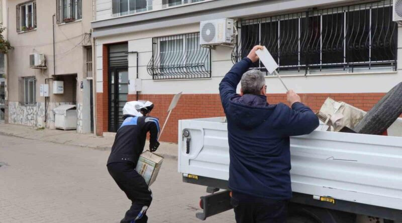 Nazilli Belediyesi, Yayaların Kullanım Alanlarını Kısıtlayan Duba, Totem ve Reklam Panolarına Karşı Denetim Yapıyor 7