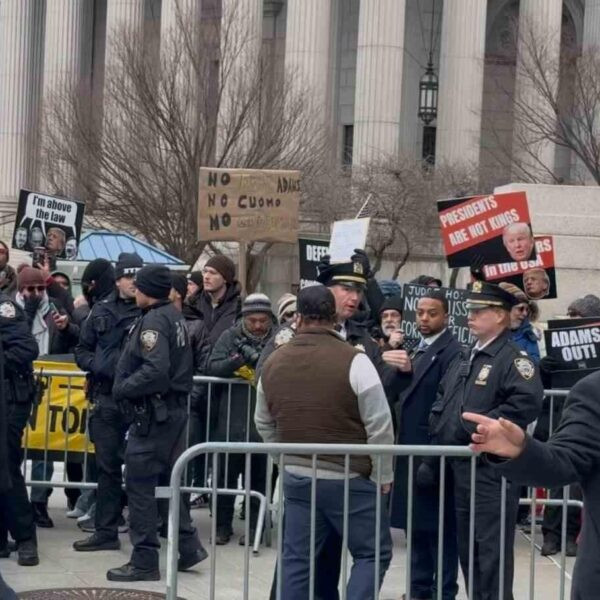 New York Belediye Başkanı Eric Adams mahkemede duruşma yapıyor.-3