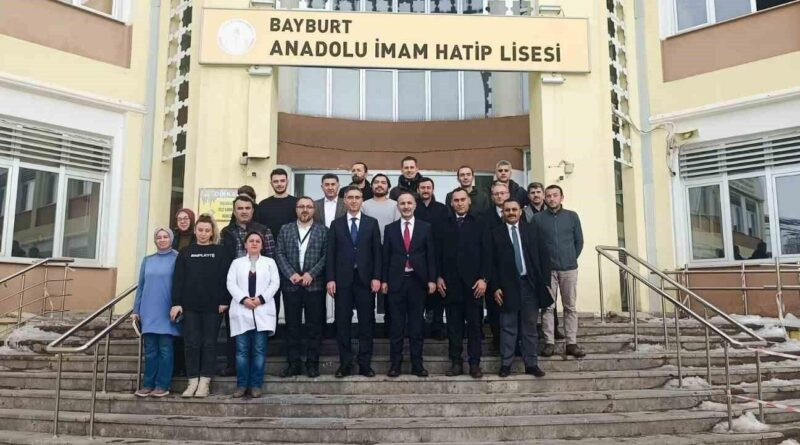 Oğuzhan Özkan Bayburt Anadolu İmam Hatip Lisesini Ziyaret Etti 1