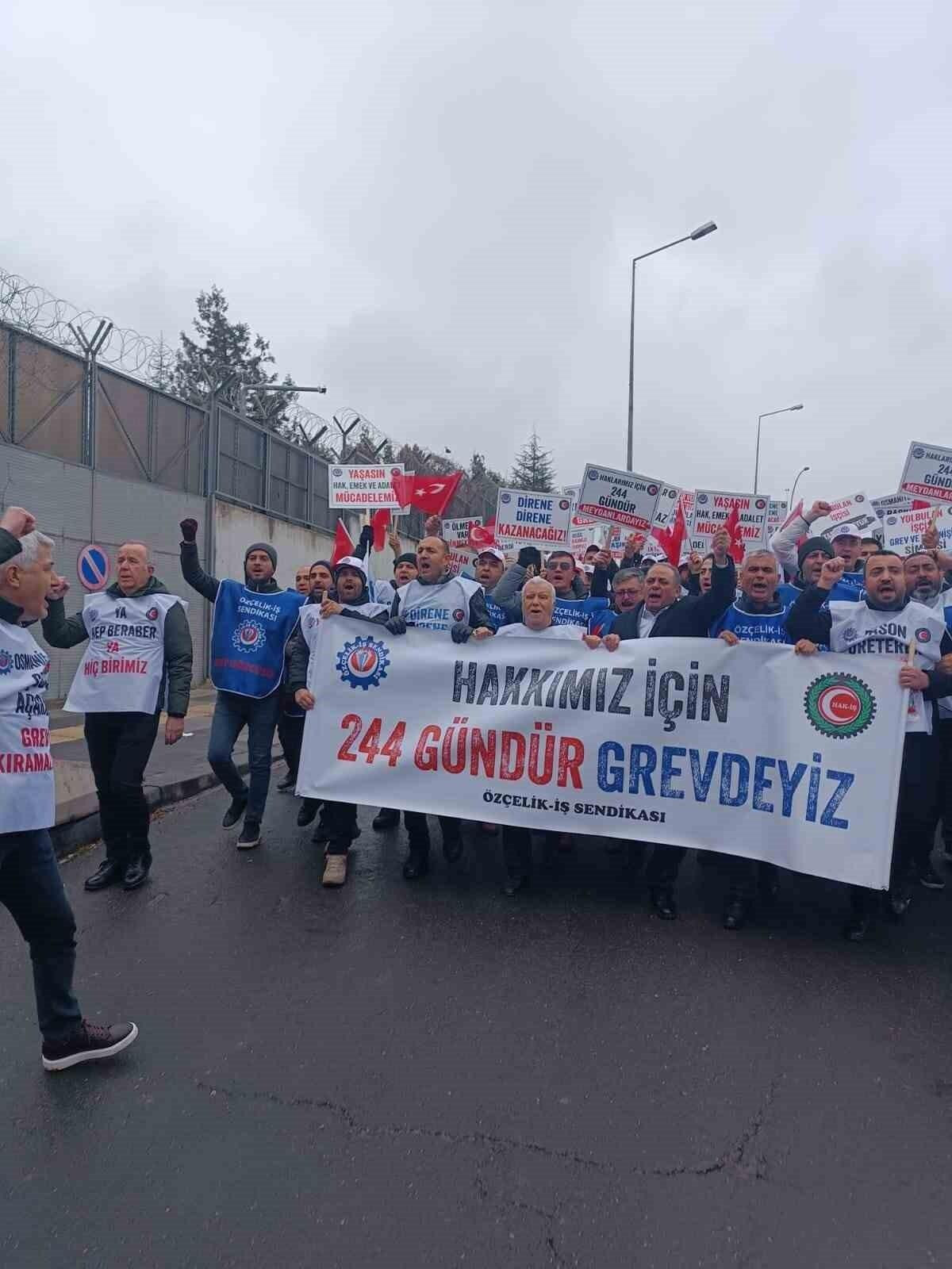 Özçelik-İş Sendikası Öncülüğünde 244 Günlük Grevciler Ankara’da Çalışma Bakanlığı’na Yürüdü