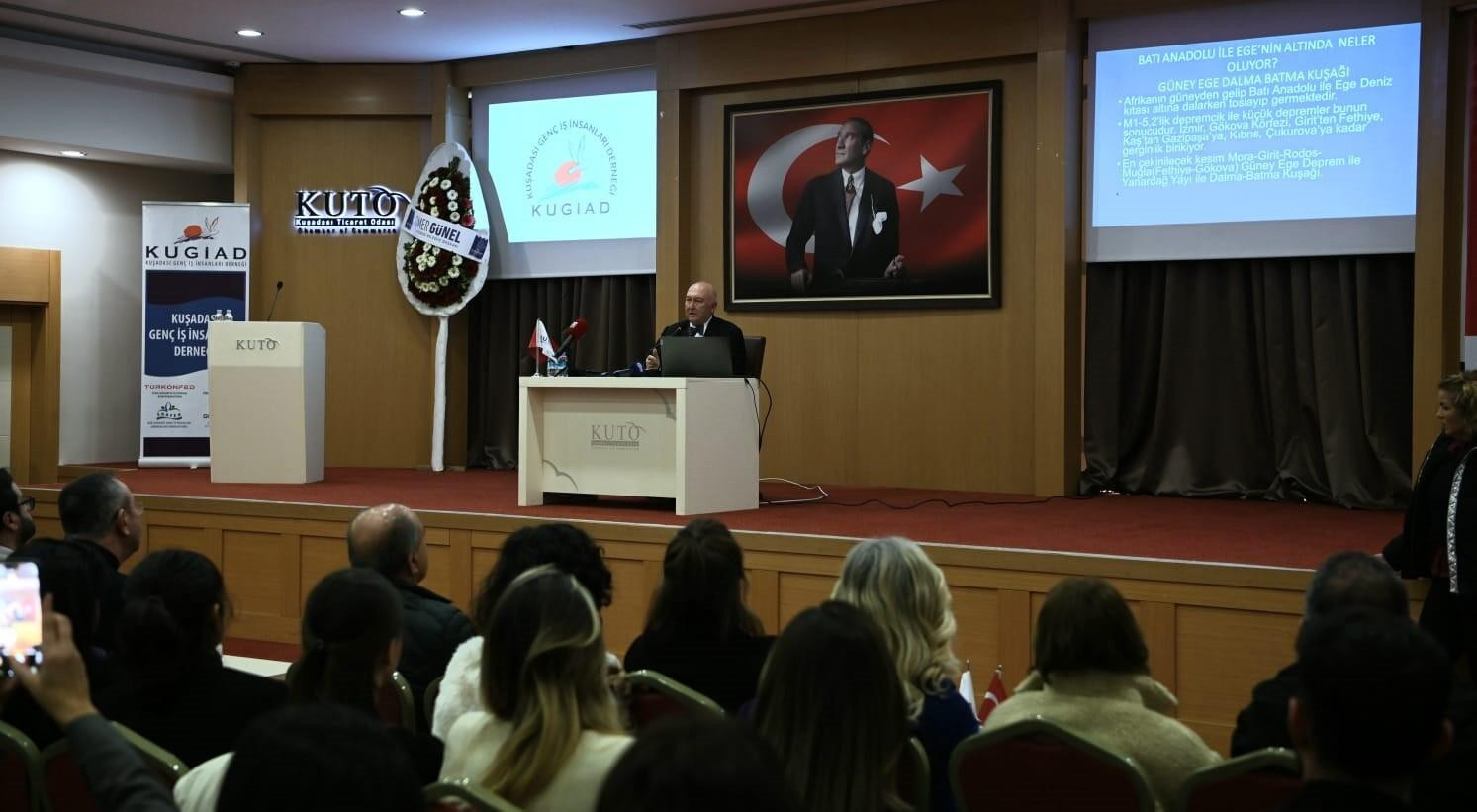 Prof. Dr. Övgün Ahmet Ercan’ın Kuşadası’nda ‘Depreme Bilinçli Bakış’ Konferansı: Yanardağlar ve Depremler