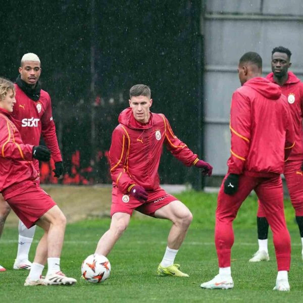 Przemyslaw Frankowski Galatasaray'da ilk antrenmanını yapıyor-2