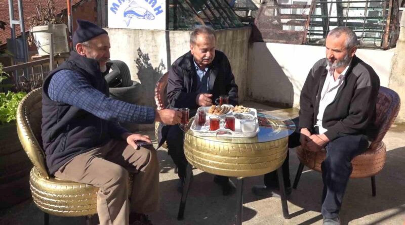 Rize'li Emekli Vatandaş, Atıl Araba Tekerleklerinden Koltuk Takımı Yaptı 1
