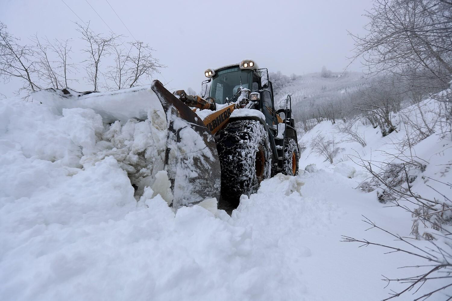 Sakarya’da Karla Mücadele: 34 Grup Yol Yeniden Ulaşıma Açıldı