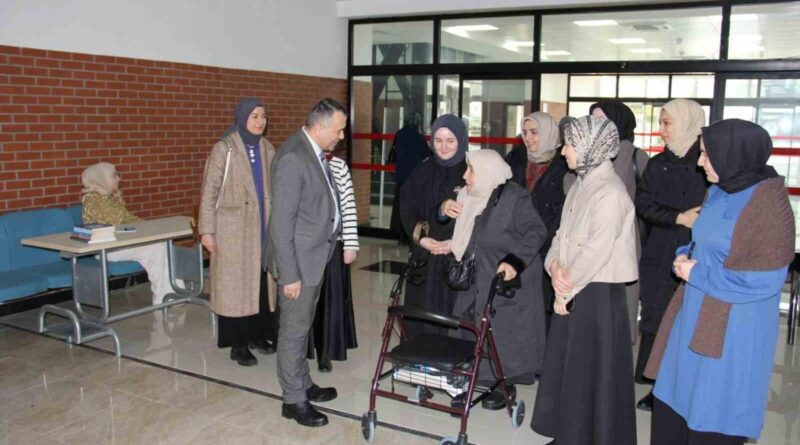 Sakarya Üniversitesi İlahiyat Fakültesi, Melek Nişancı Huzurevindeki Yaşlıları Ziyaret Etti 1