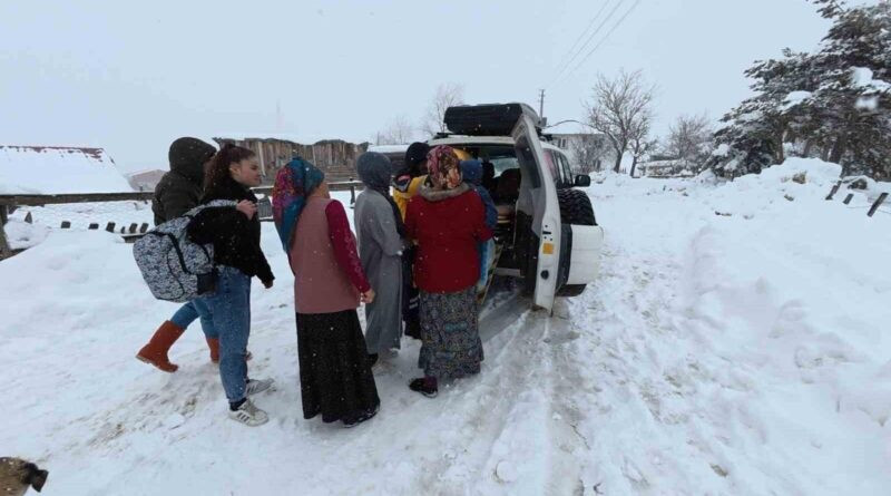 Samsun'da Karlı Yolları Aşarak Bebek İçin 112 Ekipleri Harekete Geçti 1