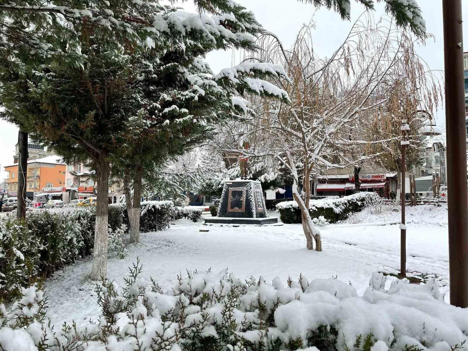 Samsun Kavak Beyazla Kaplandı: İlk Kar Yağışı İle İlçe Beyaz Bir örtüyle Kaplandı