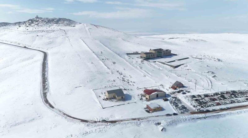 Şanlıurfa'nın Siverek'teki Karacadağ Kayak Merkezi Sezonu Açtı 1