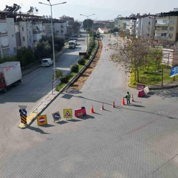 Şehit Bülent Taşkıran Bulvarı'nda yol yenileme çalışmaları-3