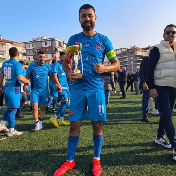 Seyrantepespor'un Salihli 45 FK'yı yendiği final maçı.-2