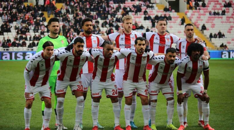 Sivasspor'da 8 Eksiklik: Beşiktaş Maçı İçin Sakatlık ve Ceza Sorunu 1