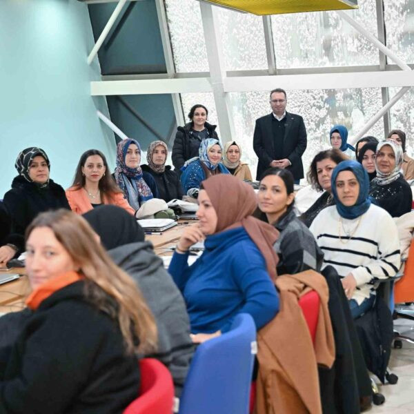 Teknoloji eğitimi alan kadınlar gaziosmanpaşa kültür ve sanat merkezi'nde-4