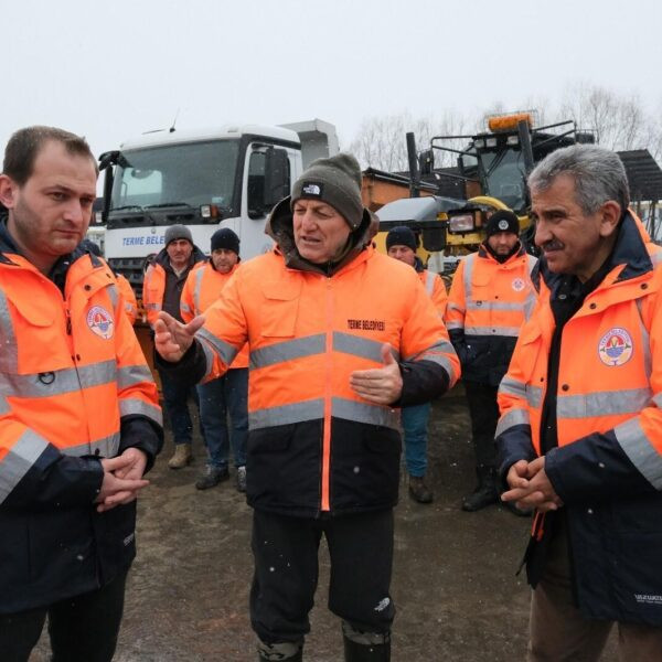 Terme Belediyesi ekipleri karla mücadele için hazırlık yapıyor-4