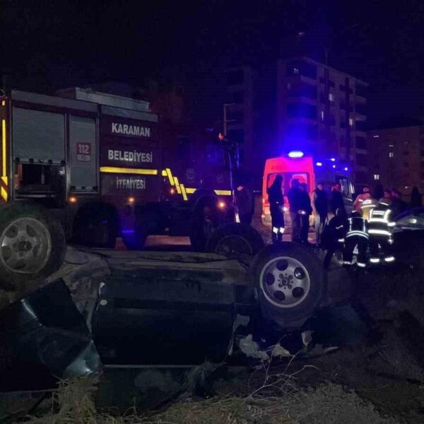 Trafik kazasında hurdaya dönen Fiat Tofaş-3