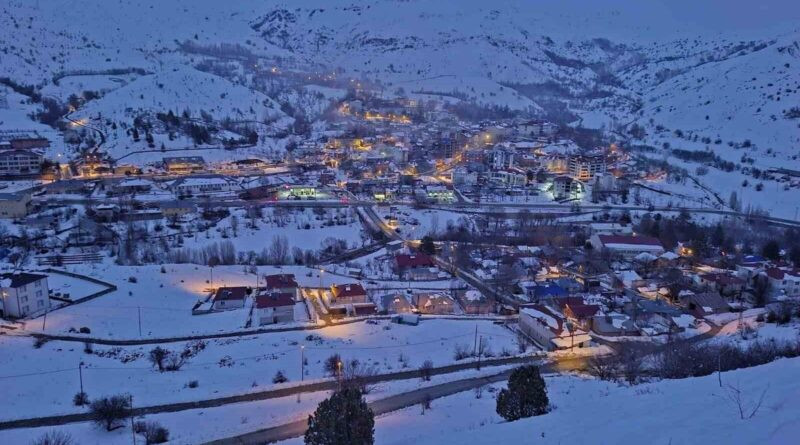 Tunceli'nin Pülümür İlçesinde Yoğun Kar Yağışı Nedeniyle Eğitim Öğretime 1 Gün Ara Verildi 1