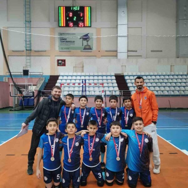 Voleybol Takımı Bölge Şampiyonu Oldu-1