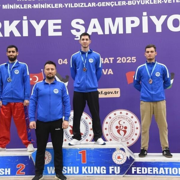 Wushu Kung Fu Türkiye Şampiyonası'nda madalya kazanan Kağıtspor sporcuları-3