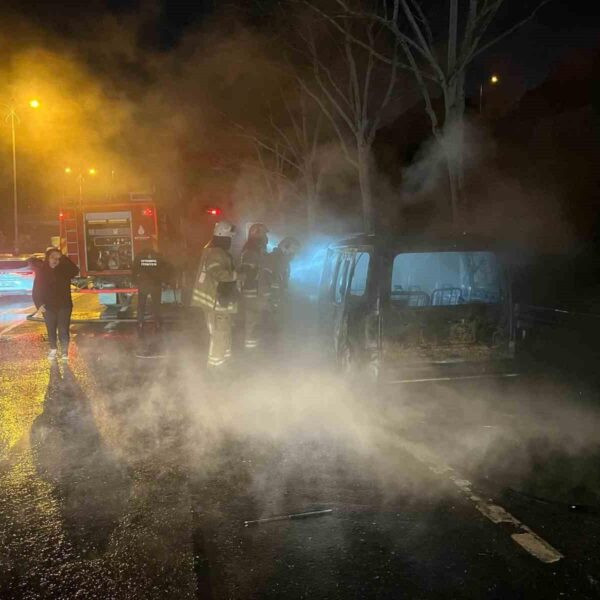 Yangın nedeniyle oluşan trafik yoğunluğu-2