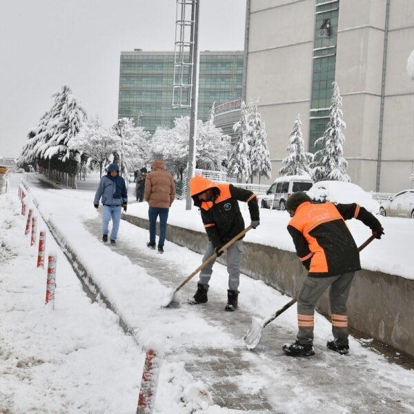 Yeşilyurt Belediyesi karla mücadele ekipleri-1