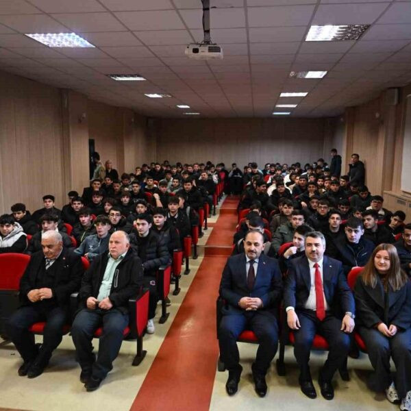 Yıldırım Belediye Başkanı Oktay Yılmaz, öğrencilerle sohbet ediyor.-1