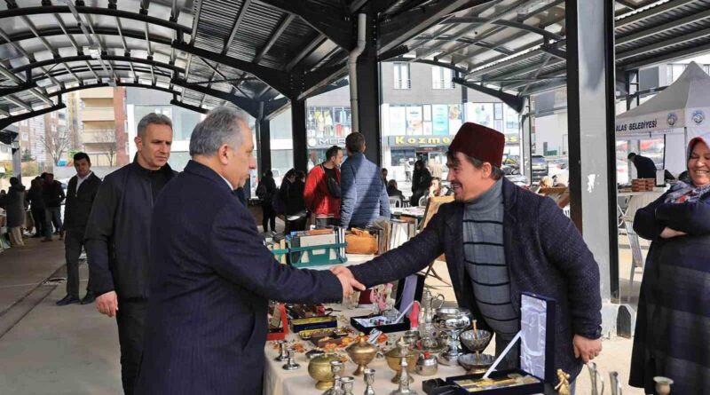 Yoğun Kar Yağışı Nedeniyle Kayseri Antika Pazarı İptal Edildi 1