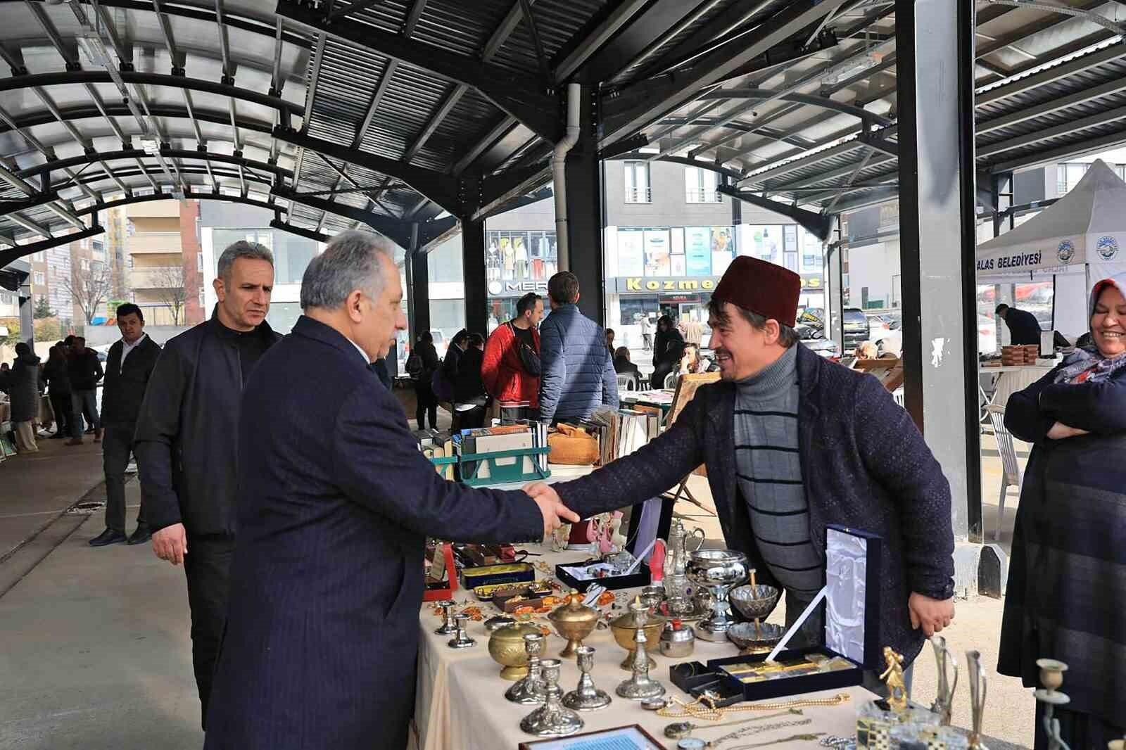 Yoğun Kar Yağışı Nedeniyle Kayseri Antika Pazarı İptal Edildi