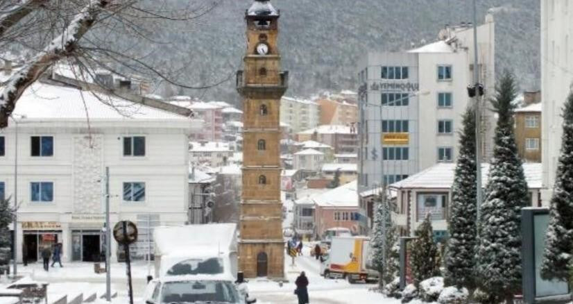 Yozgat’ta Yoğun Kar Yağışı ve Buzlanma Riski Nedeniyle Eğitime Ara Verildi