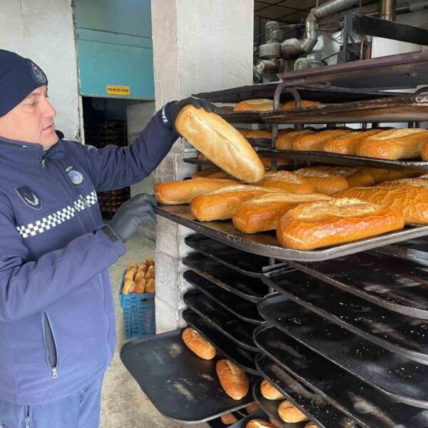 Zabıta ekipleri marketlerde denetim yapıyor-4