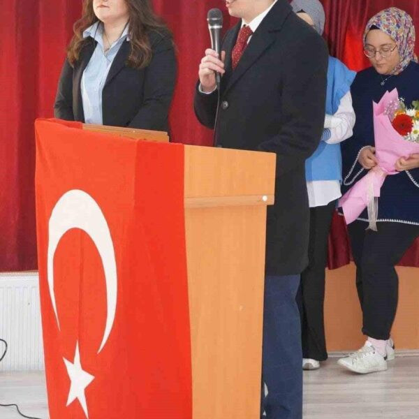 Zehra Çeniz kütüphanesi-1