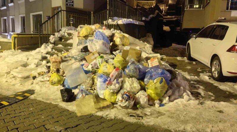 Zonguldak'ta Kar Sonrası Çöp Sorunu Vatandaşların Tepkisini Çekti 1