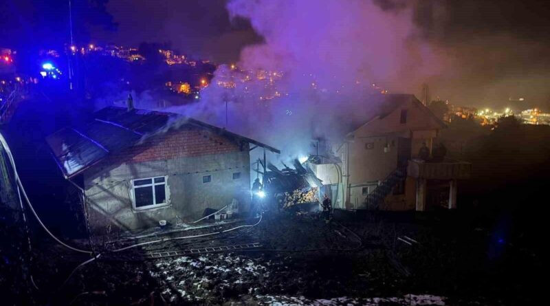 Zonguldak'ta Kömürlük Ateşi Sonucu 3 Kişi Dumandan Etkilendi 1