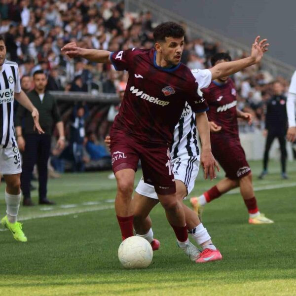 1461 Trabzon FK futbolcuları sahada-6