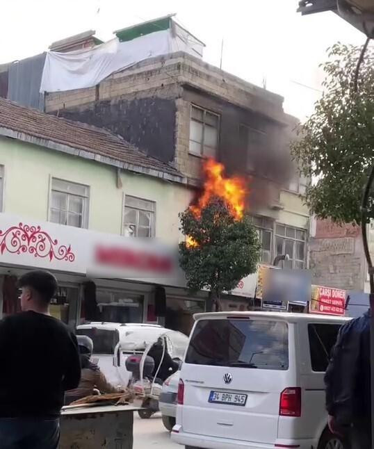 Adıyaman’da Yangın: 3 Katlı Bir Binasında Büyük Bir Korku