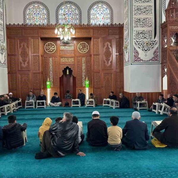 Adıyaman'daki cami ve mescitlerde mukabele geleneği-1