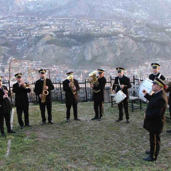 Amasya halkı tarihi kalede Ramazan bando konseri keyfini yaşıyor.-2