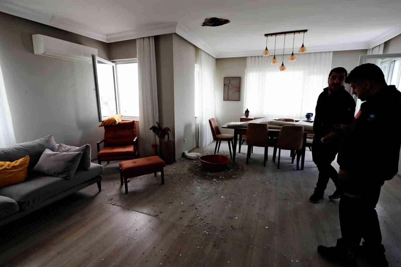 Antalya’da Yıldırım Düşmesi: Apartmanda Zarar