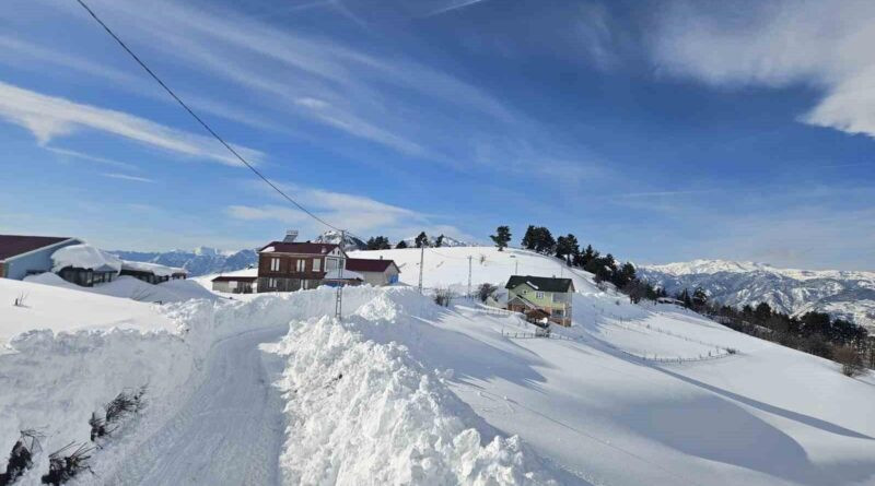 Artvin'in Kutlu Köyü Yolunun 10 Gün Sonra Açılması 1