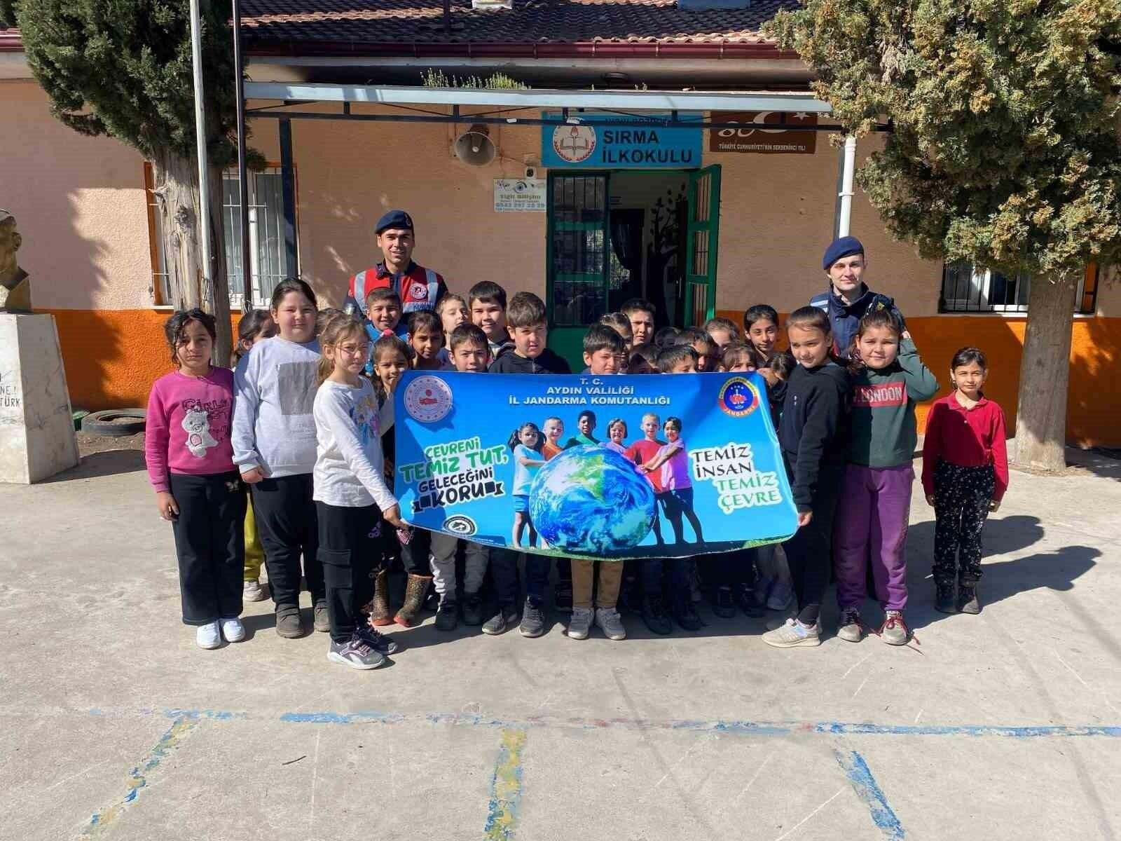 Aydın Bozdoğan’da Jandarma Öğrencilere Çevre Bilinci Eğitimi Verdi