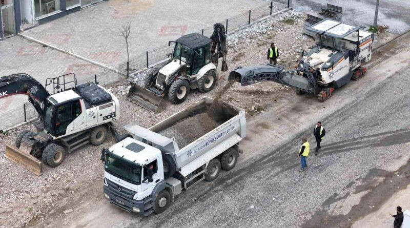 Aydın Büyükşehir Belediyesi Efeler'de Karacasu Caddesi'nde Yol Yapımı Çalışmaları Başladı 1