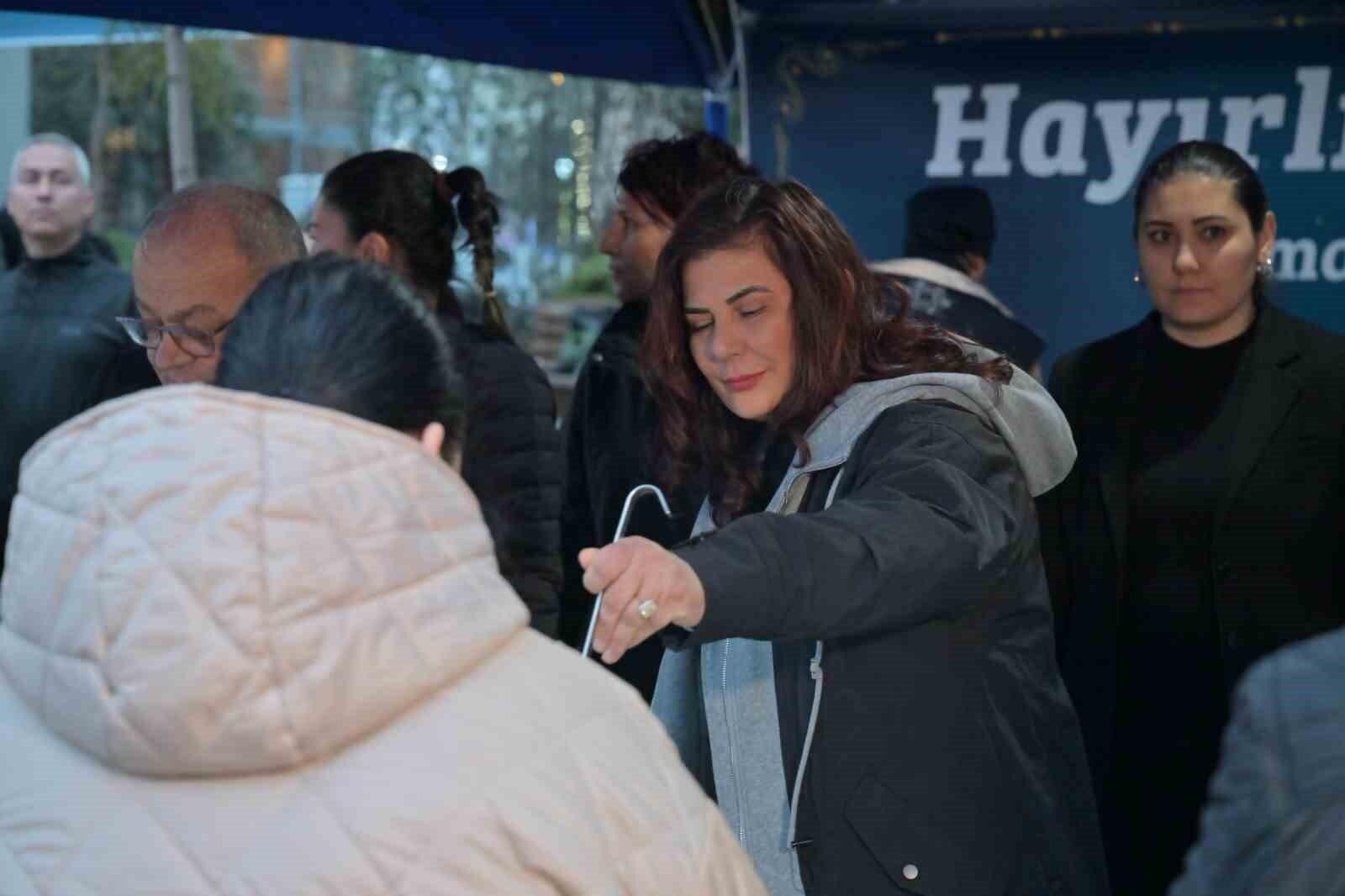 Aydın Büyükşehir Belediyesi Ramazan Ayında Vatandaşlarla Birlikte İftar Verdi