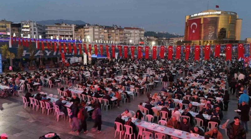 Aydın Büyükşehir Belediyesi Ramazan Bayramında Vatandaşlarla Buluştu 1