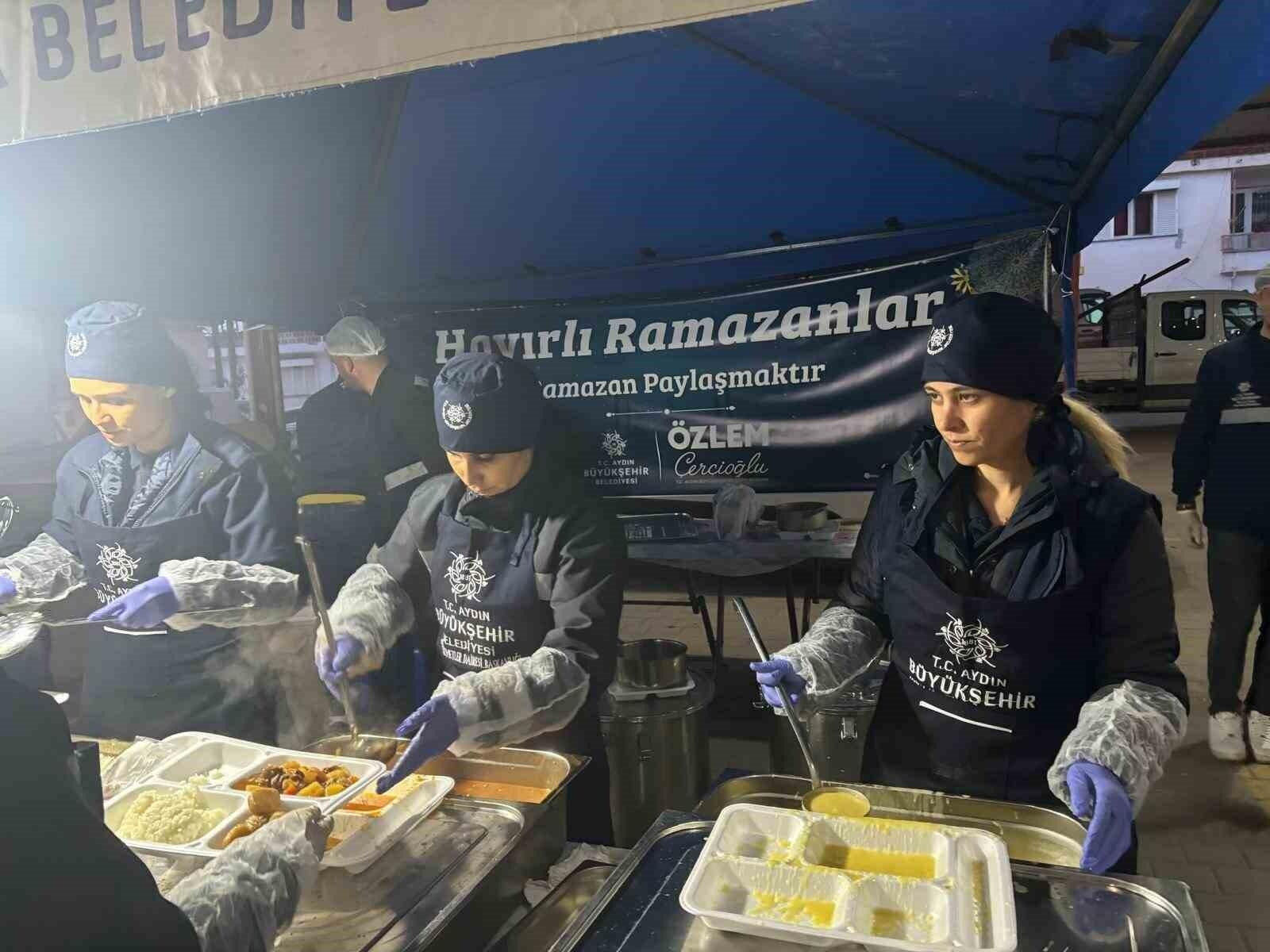 Aydın’da Bozdoğan’da Büyükşehir Belediyesi İftar Sofrası