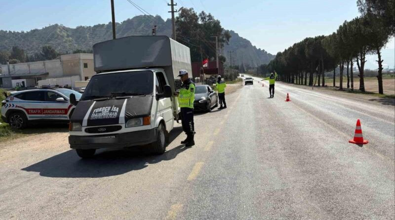 Aydın'ın Köşk'te Jandarma Ekipleri Tarafından Trafik Denetimleri Sonucunda 71 Bin 895 TL Ceza 1