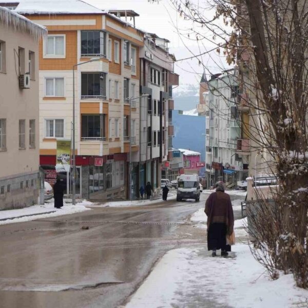 Bayburt'ta kar yağışı-3