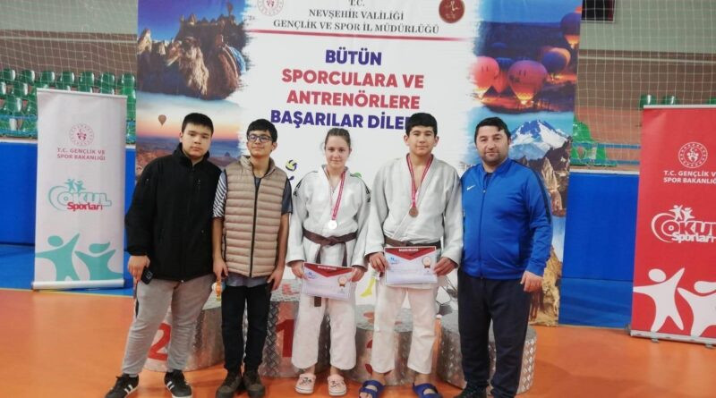 Bilecik Judo Sporcuları Nevşehir'de Şampiyonluk ve Bronz Madalya Kazandı 1