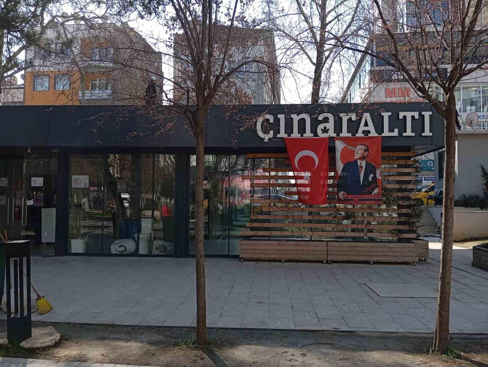 Bilecik’te Atatürk Parkı Çınaraltı Kafe Son Kez Hizmet Verdi