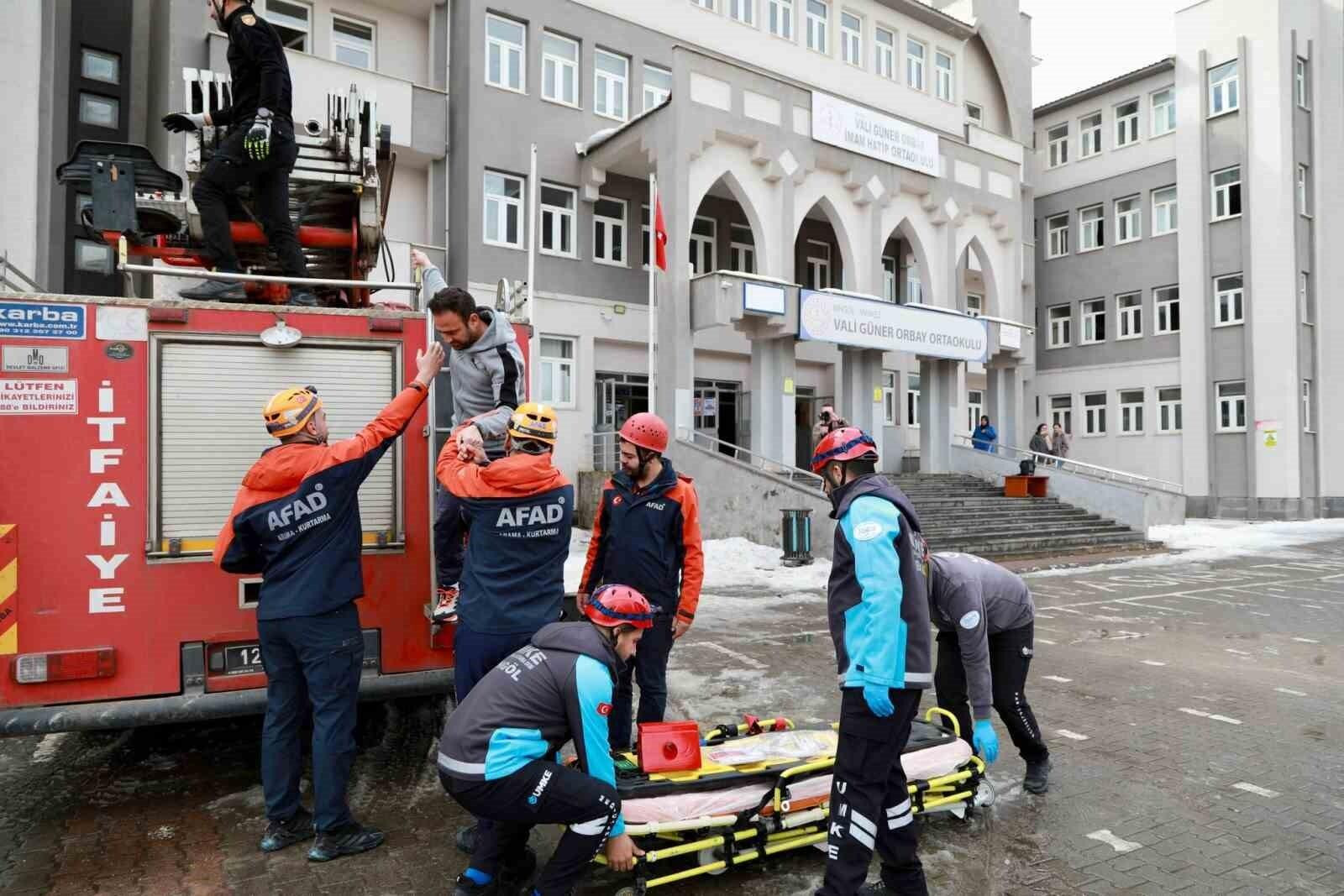 Bingöl’de Deprem ve Yangın Tatbikatı: 30 Bin Öğrenci ve Personele Eğitim